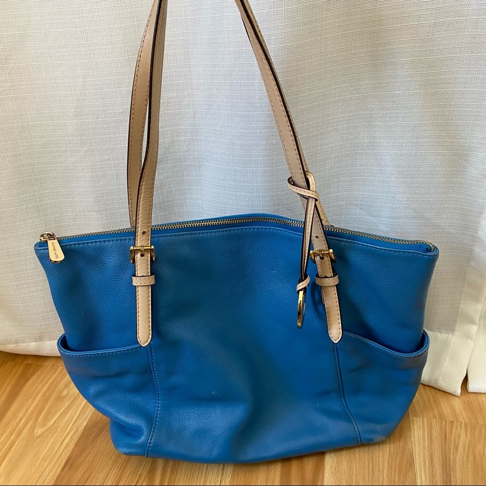 Authentic Michael Kors Shoulder Bag